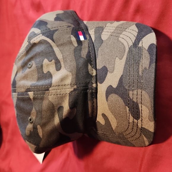 Tommy Hilfiger Clasp Adjustable Camo Green Hat Brand New with Tag Simple - Picture 2 of 6